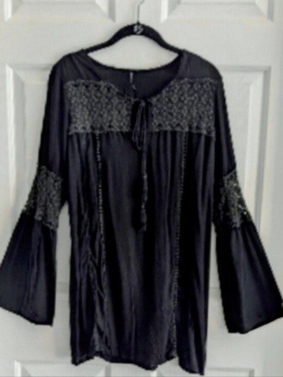 Raviya Tops - Black Peasant Blouse Crochet- Lacy Yoke and Bell Sleeves Size Small Tunic Top